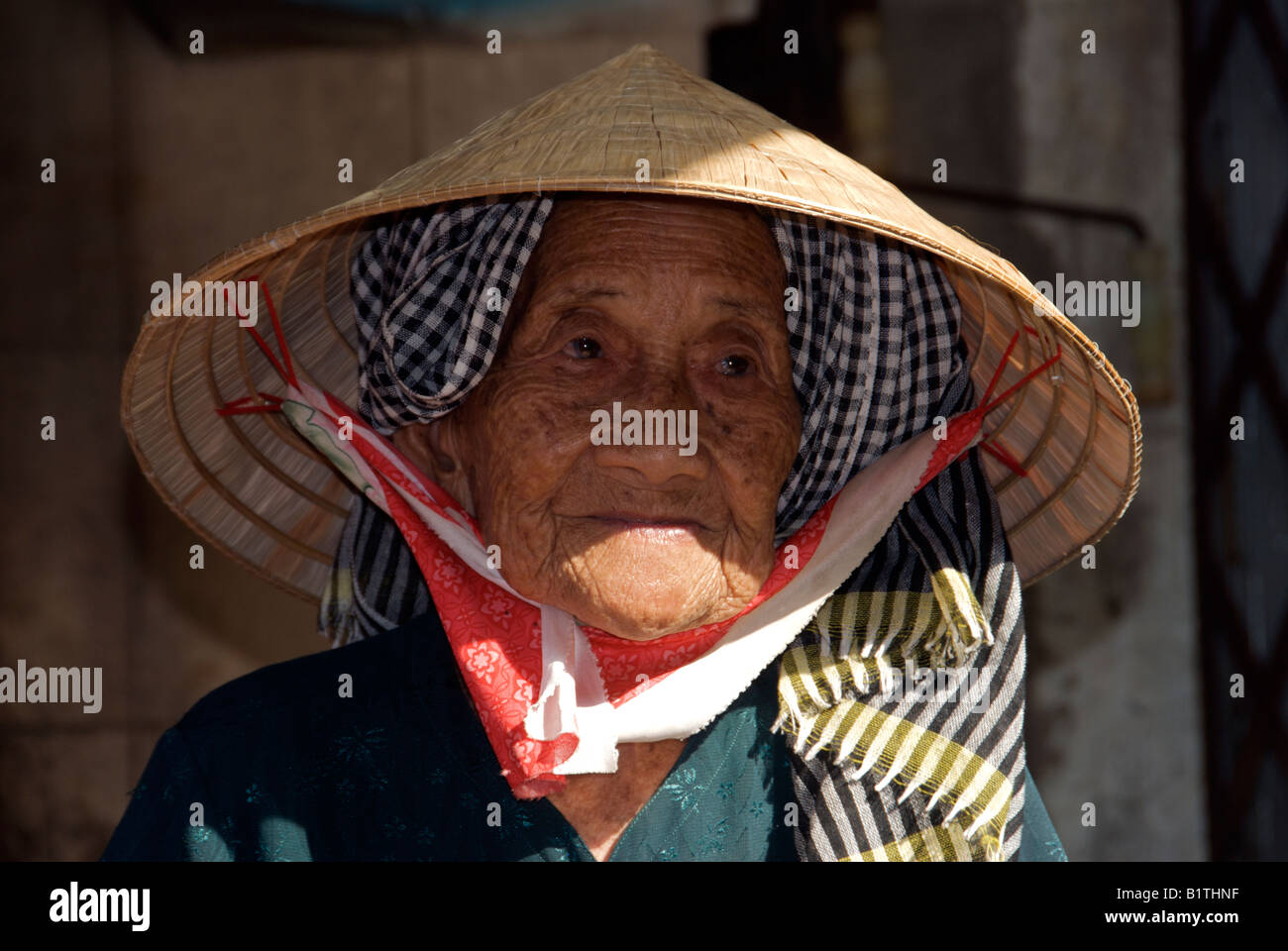 Portrait des femmes âgées market stall holder Cai Rang Delta du Mékong Vietnam Banque D'Images