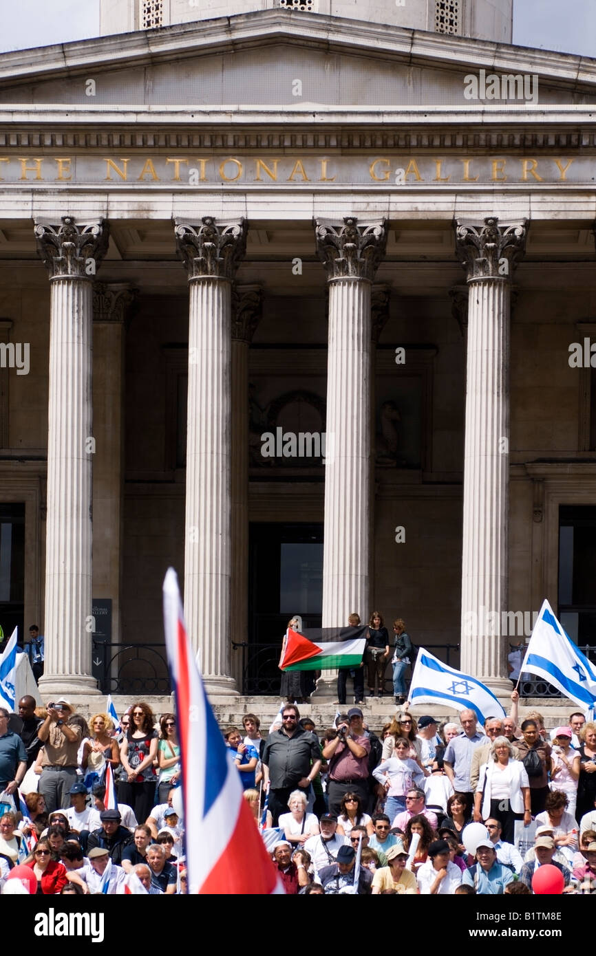 Salut à Israël parade à Londres. Les jeunes manifestants. Banque D'Images