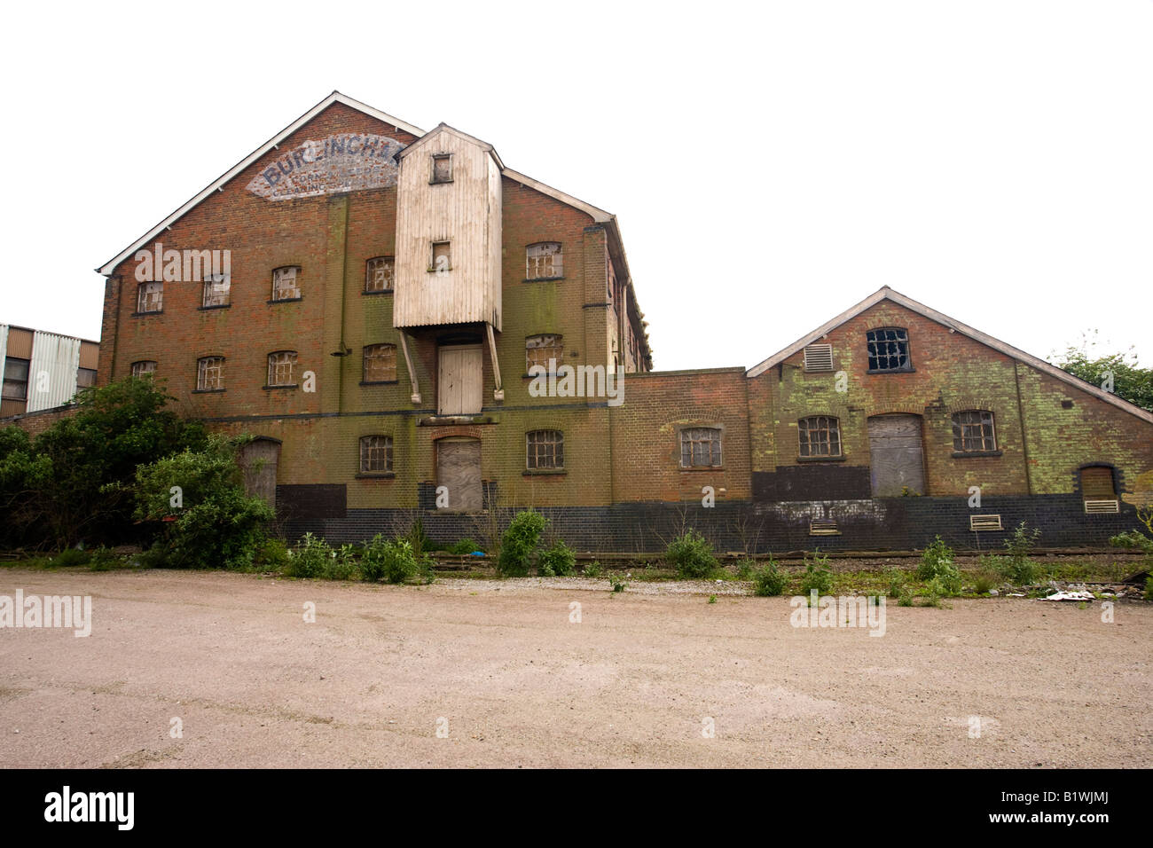 La vieille épave George Burlingham & Sons Ltd entrepôt à Bury St Edmunds, Suffolk, UK Banque D'Images