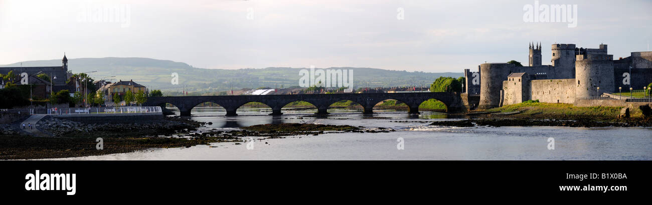 King John's Castle et pont. Limerick, Irlande. Banque D'Images