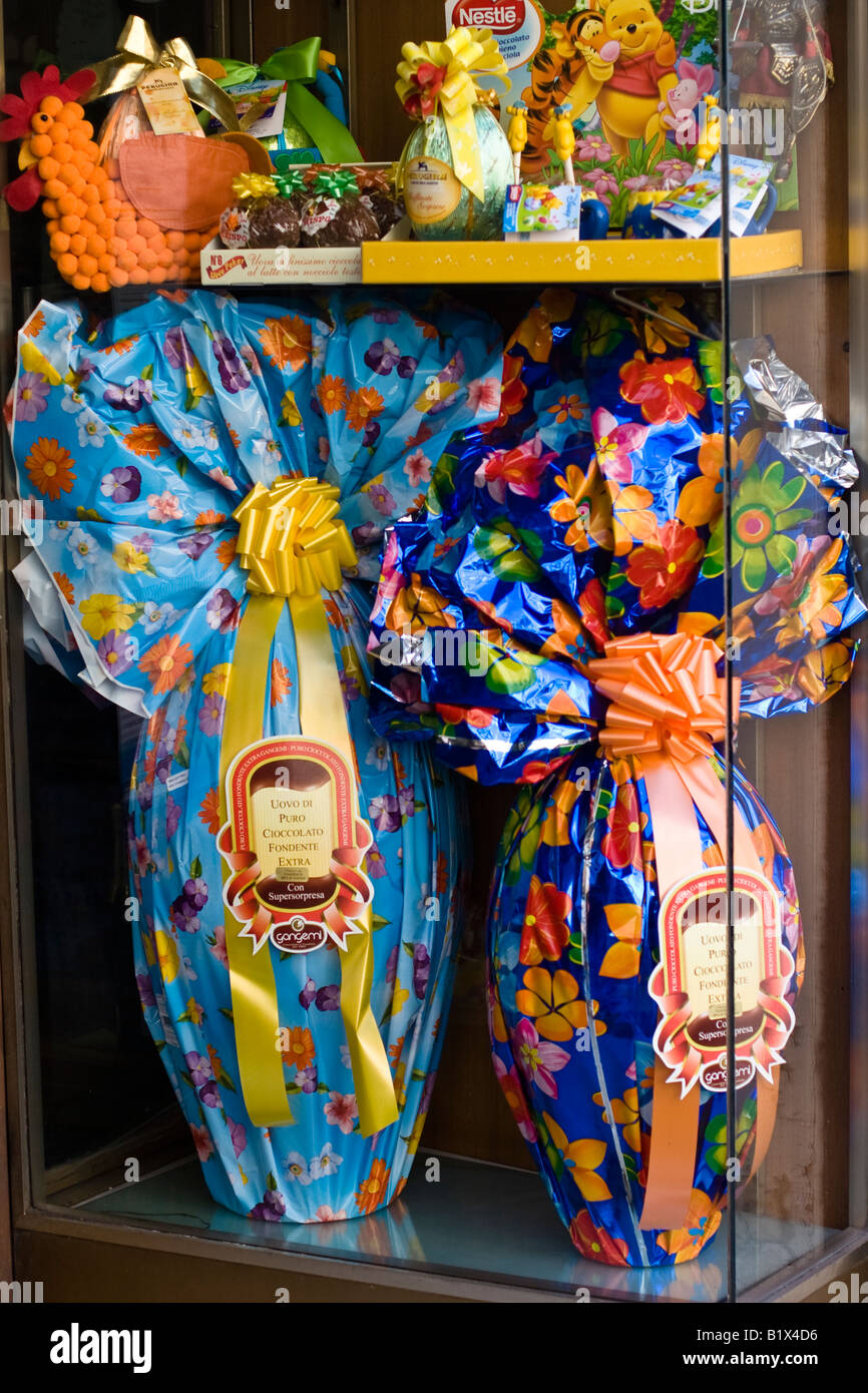 Souvenirs de chocolat dans l'armoire de verre à Catane Sicile Italie Banque D'Images