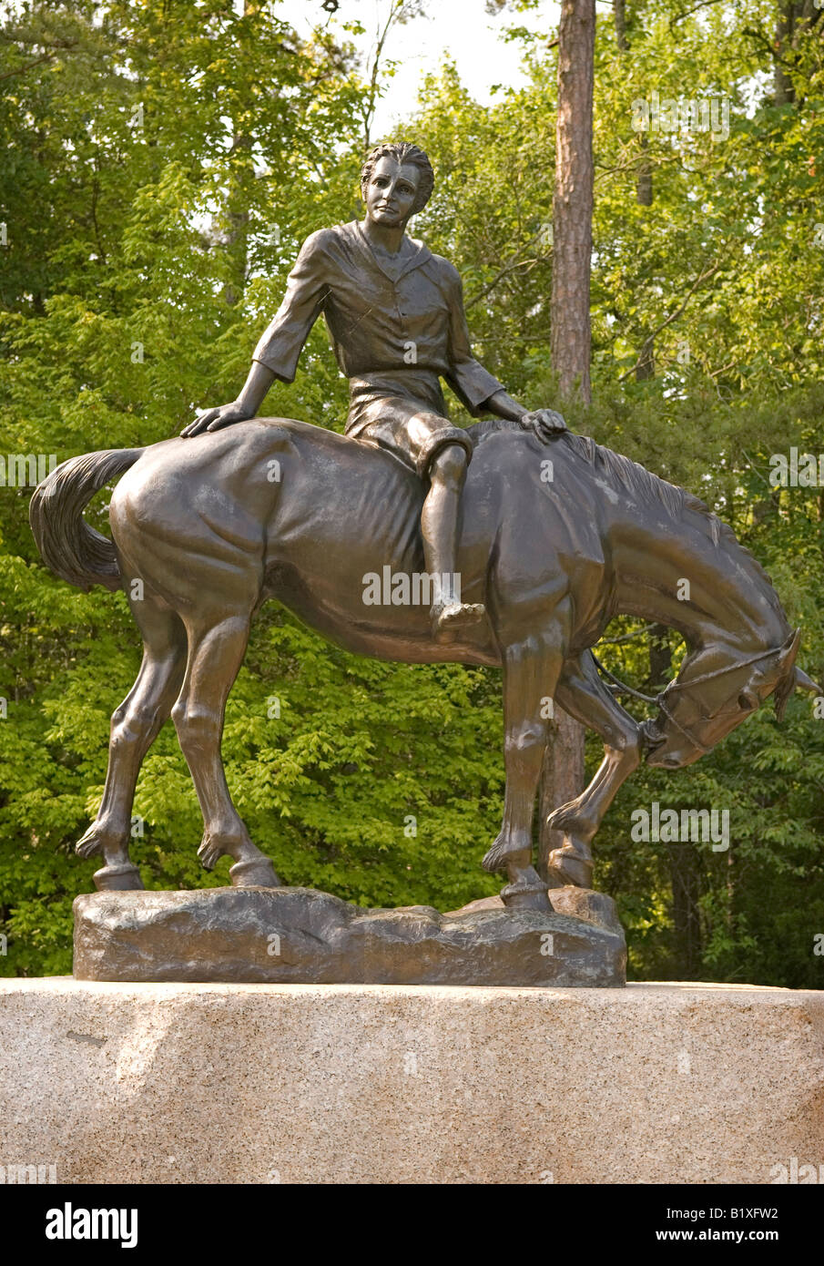 Statue de garçon sur cheval à Andrew Jackson State Park Lancaster en Caroline du Sud USA Banque D'Images