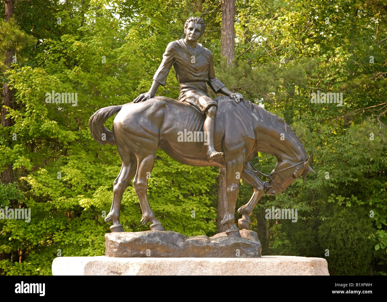 Statue de garçon sur cheval à Andrew Jackson State Park Lancaster en Caroline du Sud USA Banque D'Images