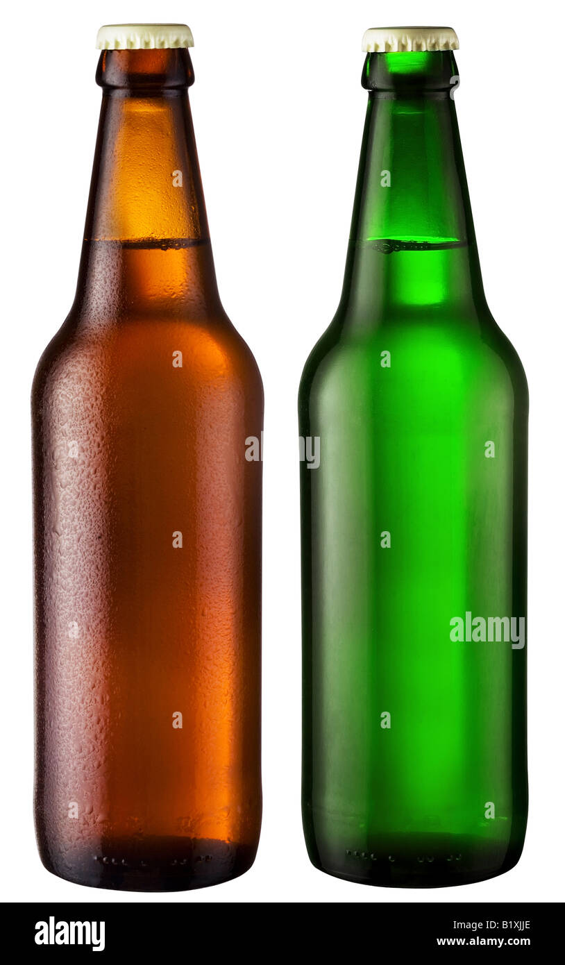 Deux bouteilles de bière objet sur un fond blanc Banque D'Images