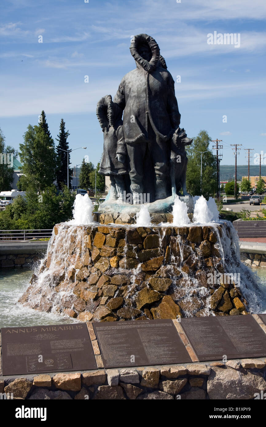 'Famille' inconnu Première Statue Fairbanks Golden Heart Park Alaska. Banque D'Images