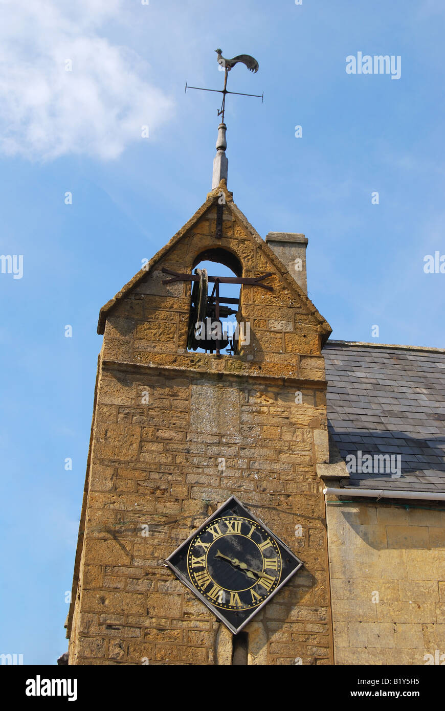 16e siècle la tour de couvre-feu, High Street, Moreton-in-Marsh, Gloucestershire, Angleterre, Royaume-Uni Banque D'Images