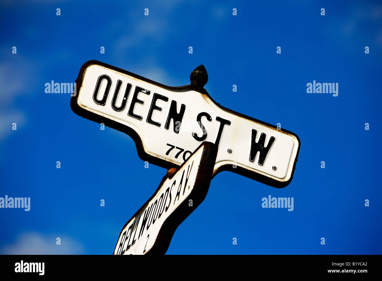 Plaque de rue de la célèbre rue Queen Banque D'Images