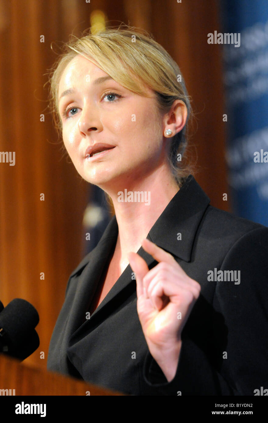 Alexandra COUSTEAU défenseur de l'environnement et petite-fille de Jacques Yves Cousteau explorateur capitaine parle sur l'importance o Banque D'Images