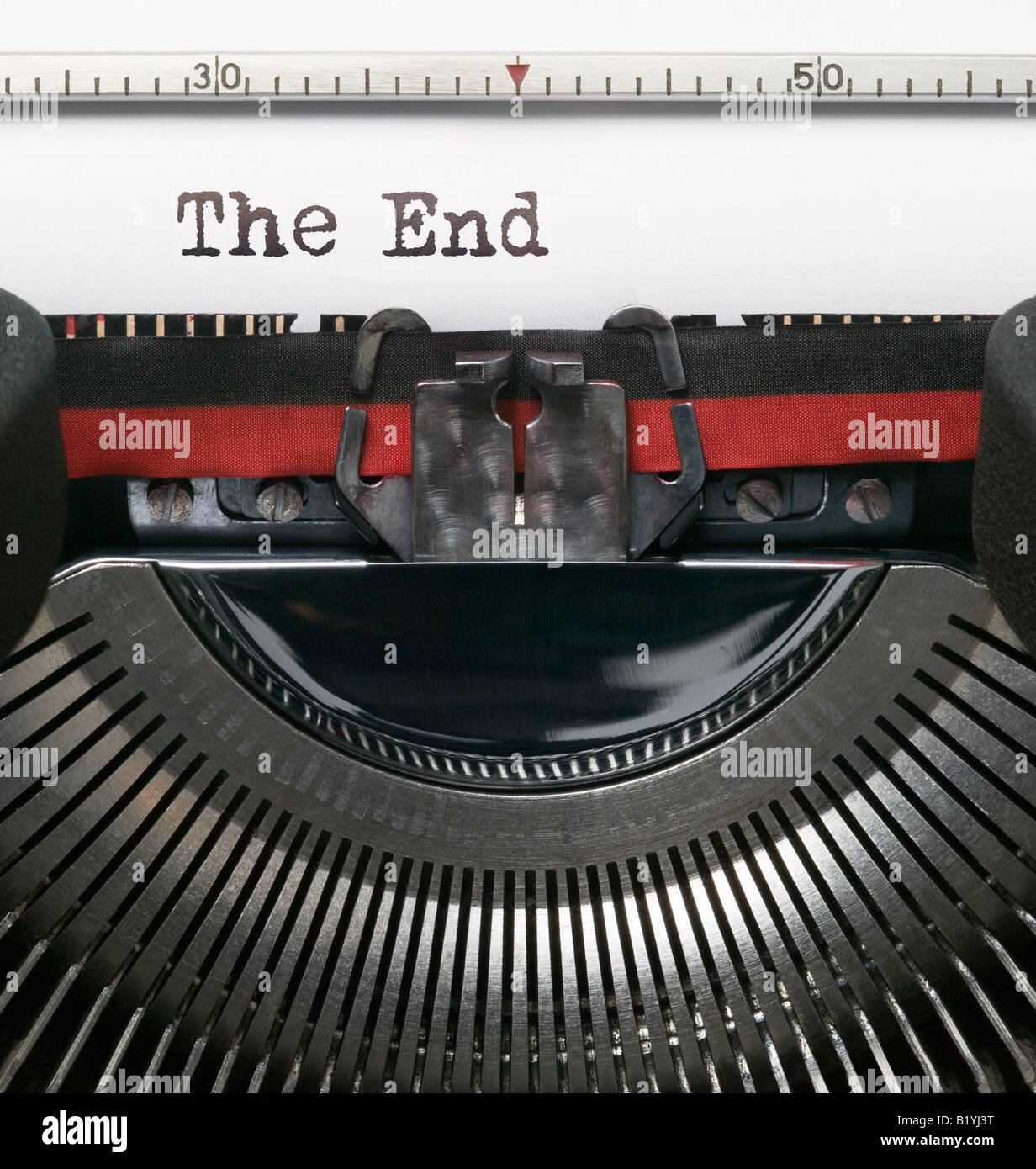 La fin tapé sur une vieille machine à écrire Banque D'Images