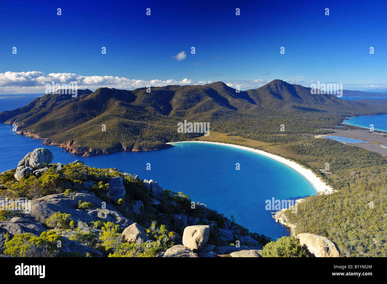 Wineglass Bay sur la péninsule de Freycinet en Tasmanie. Comme l'un des dix grandes plages du monde. Banque D'Images