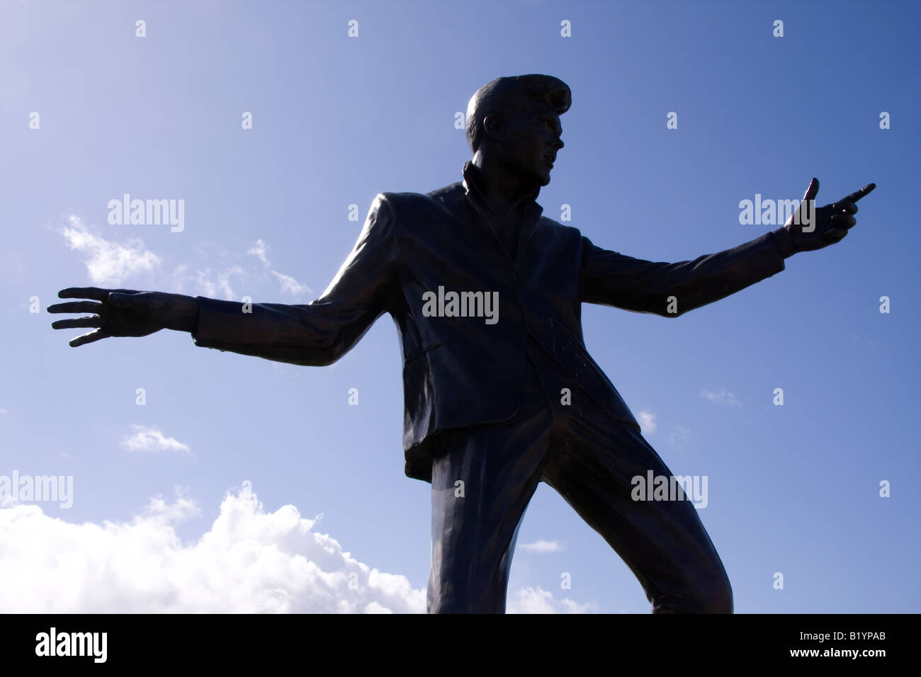Une statue en bronze de Billy Fury, à l'extérieur de la maison Piermaster dans l'Albert Dock, Liverpool, Royaume-Uni Banque D'Images