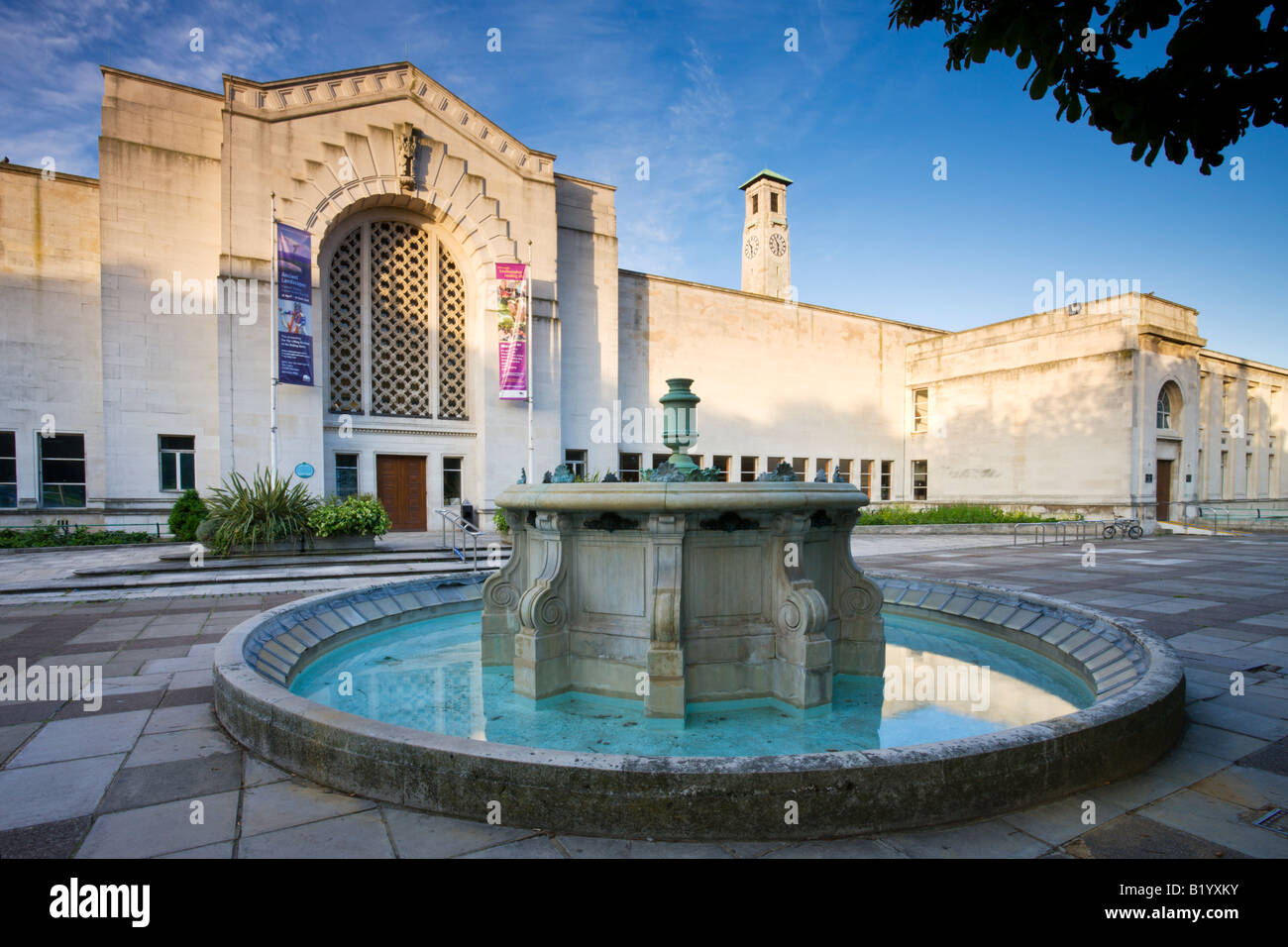 Southampton Guildhall Art Gallery et tour de l'horloge Southampton Hampshire Angleterre Banque D'Images