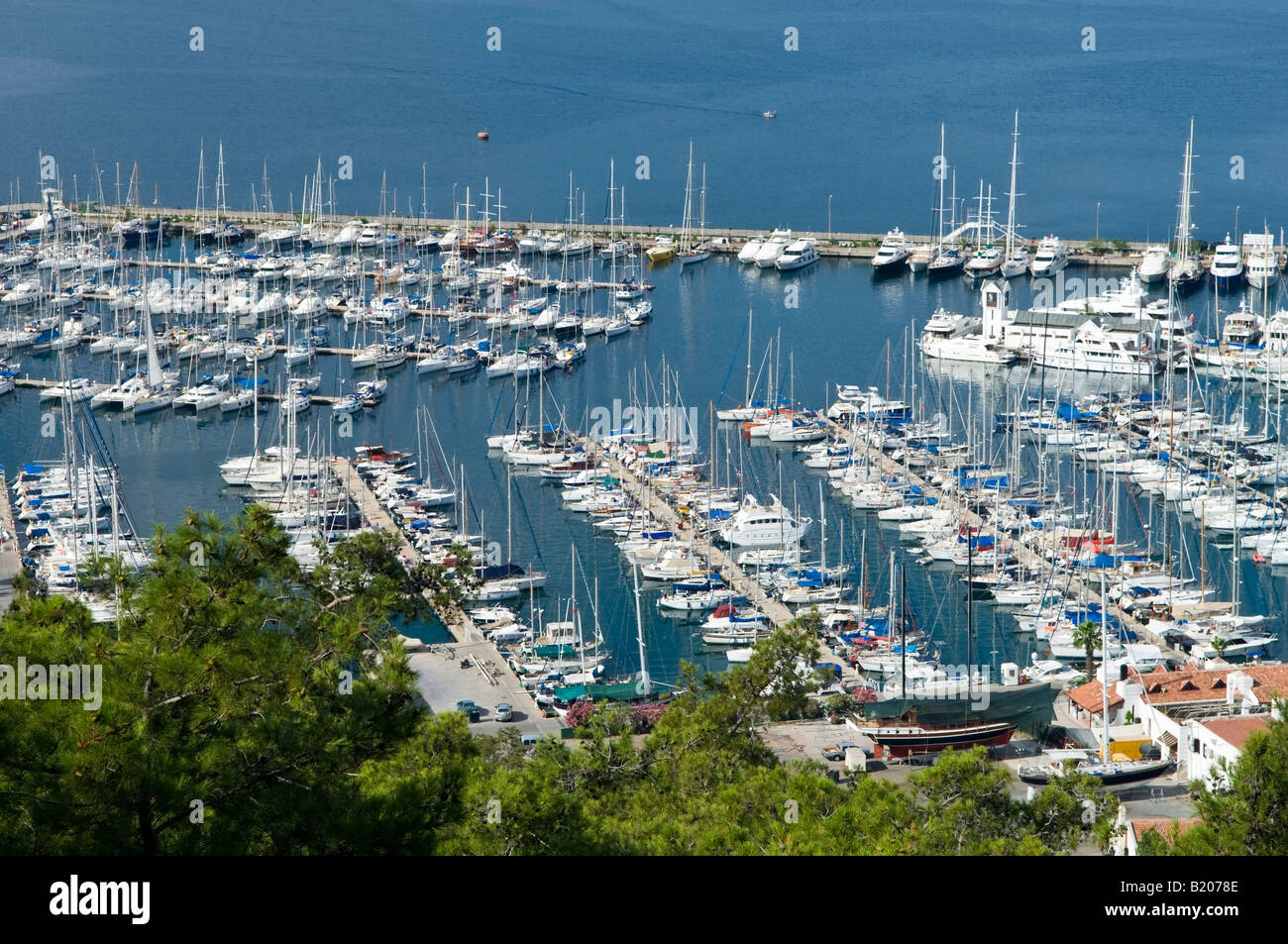 Une vue sur le port et la station balnéaire de Marmaris Turquie Muğla Banque D'Images