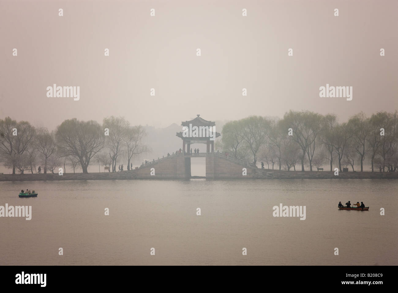 Le Lac de Kunming au Palais d'été anciennement Jardin d'effacer Rides Beijing Chine Banque D'Images