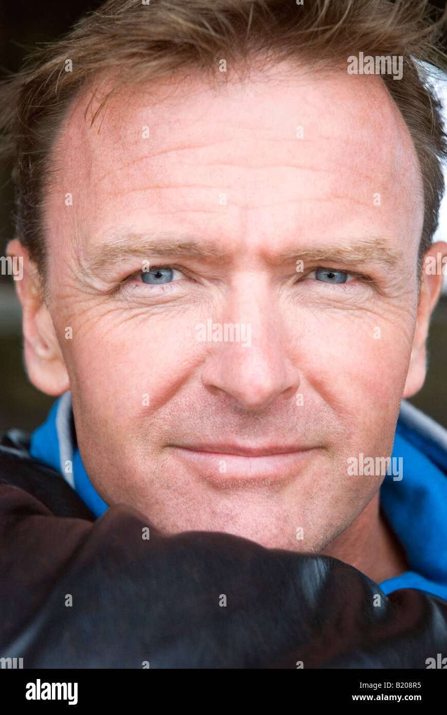 Une belle réflexion à 44 ans. Banque D'Images