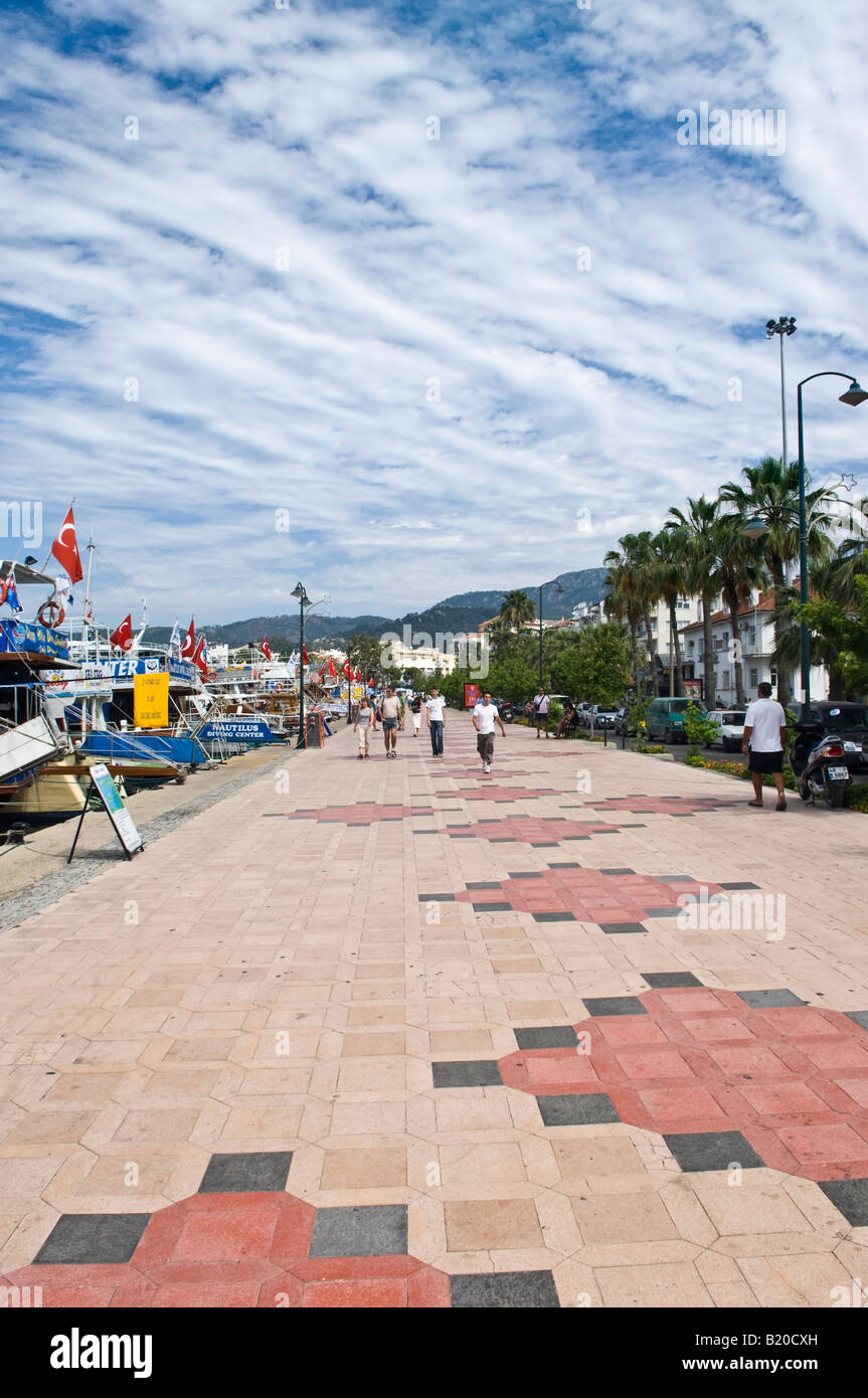 Promenade le long du front de mer à Marmaris Mugla Turquie Banque D'Images