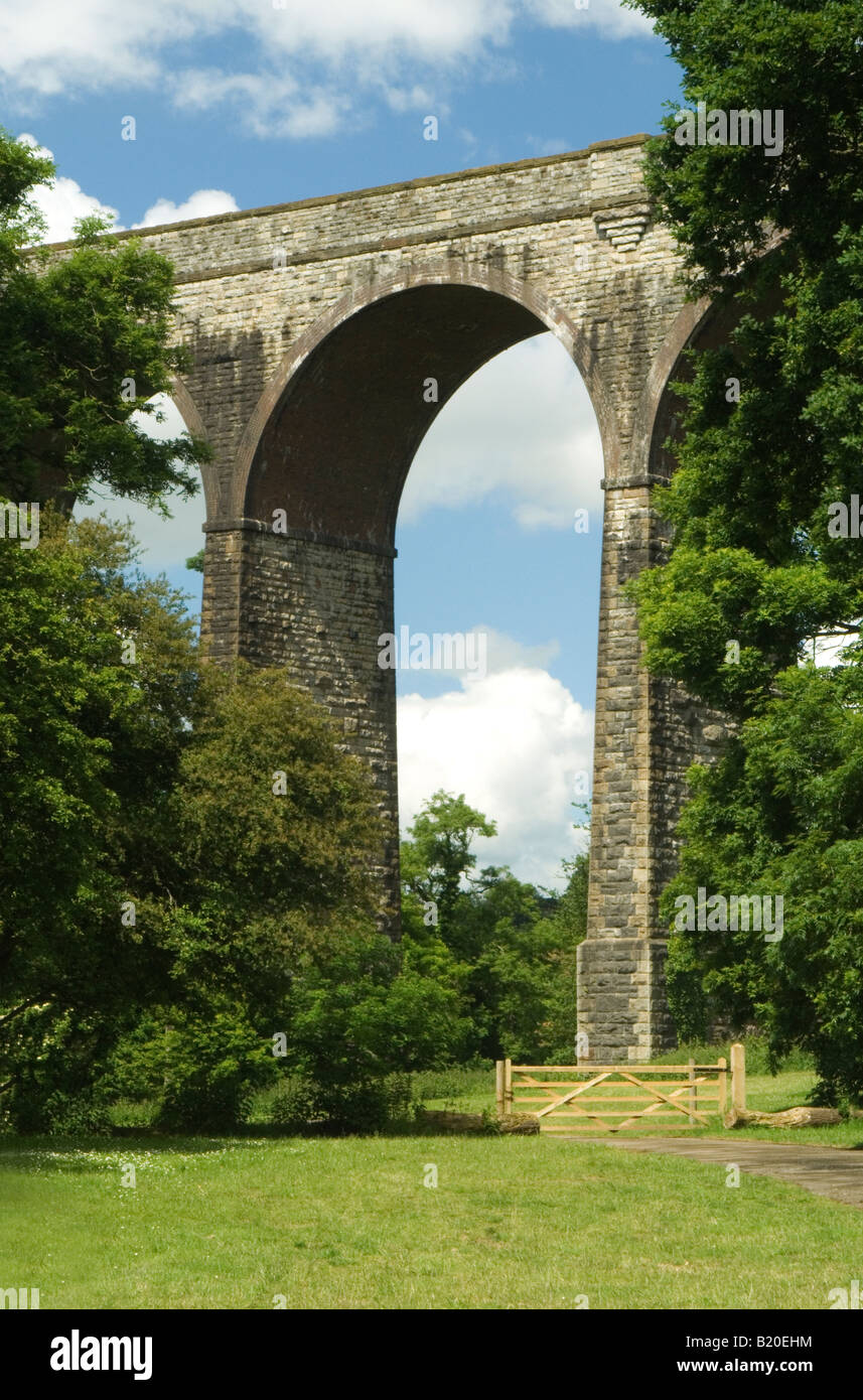 Porthkerry viaduc de chemin de fer dans l'Porthkerry Country Park Vallée de Glamorgan Banque D'Images