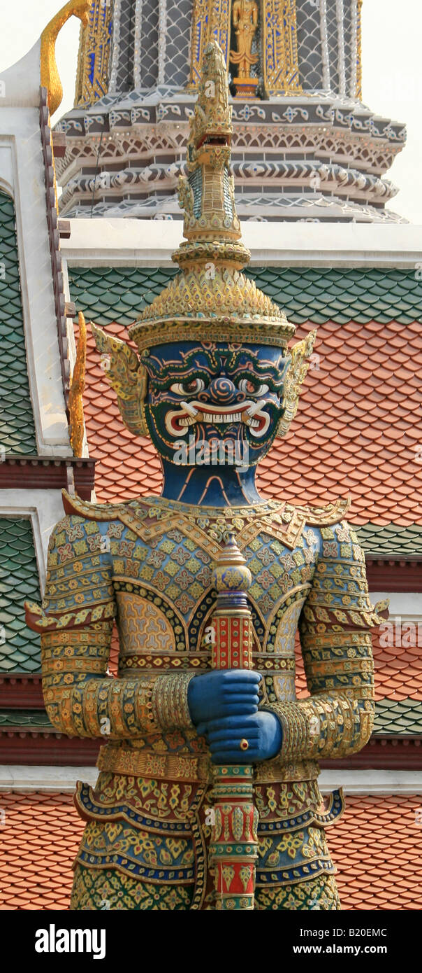Yaksha démon statue dans le Palais Royal, Bangkok Banque D'Images
