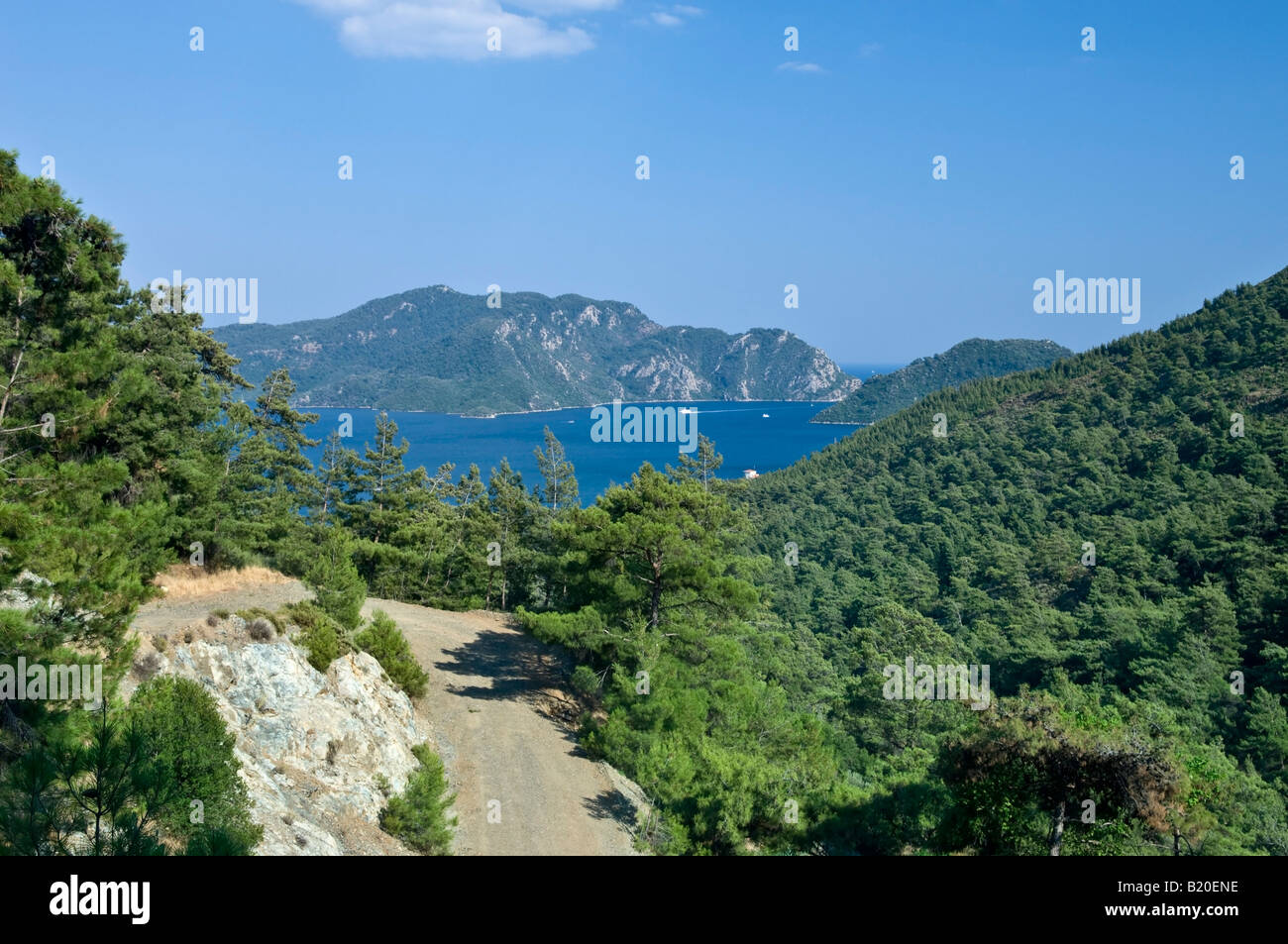 Vue sur la baie de Marmaris à partir du sentier dans les montagnes voisines Muğla Turquie Banque D'Images