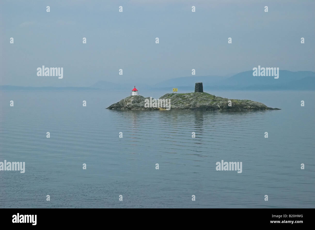 Dans l'île de Sogn, la Norvège avec lighthouse Banque D'Images