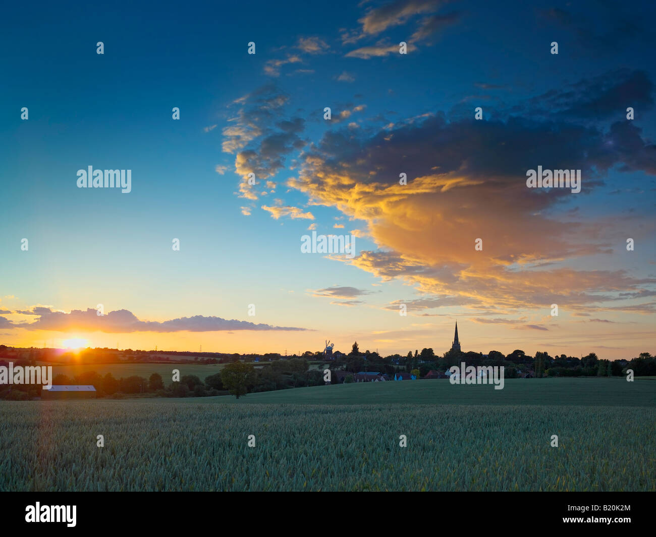 Coucher du soleil sur le sud de Thaxted Banque D'Images