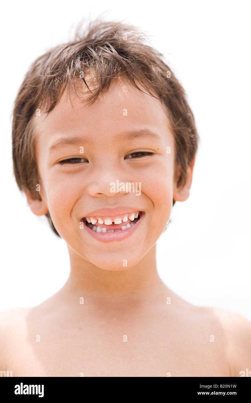 Portrait of boy manque des dents (5-6 ans) Banque D'Images
