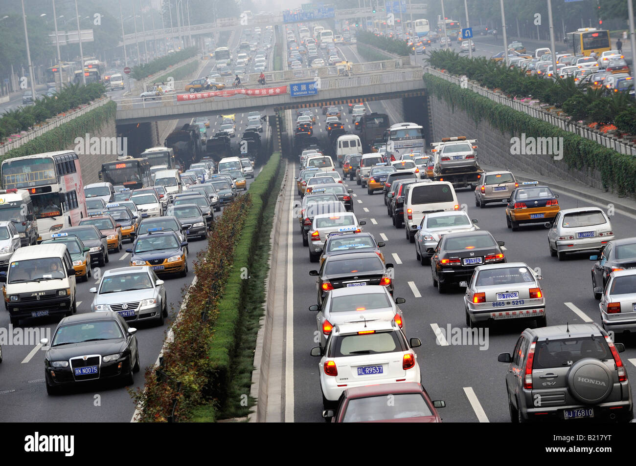 Le trafic lourd à Beijing, Chine. 10-JUIL-2008 Banque D'Images