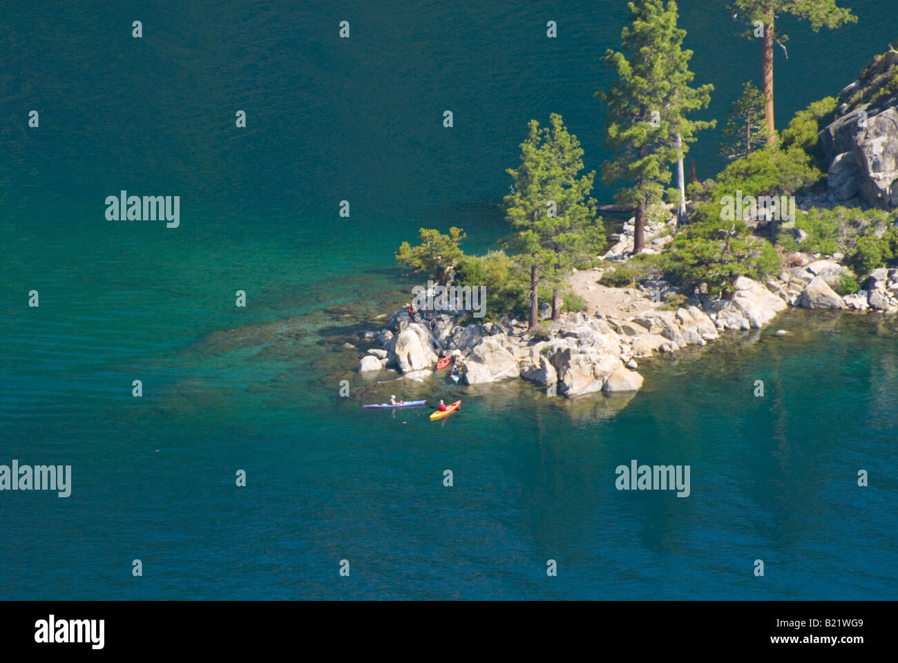 Kayaks Fannette Island dans la baie Emerald Lake Tahoe Nevada Californie Banque D'Images