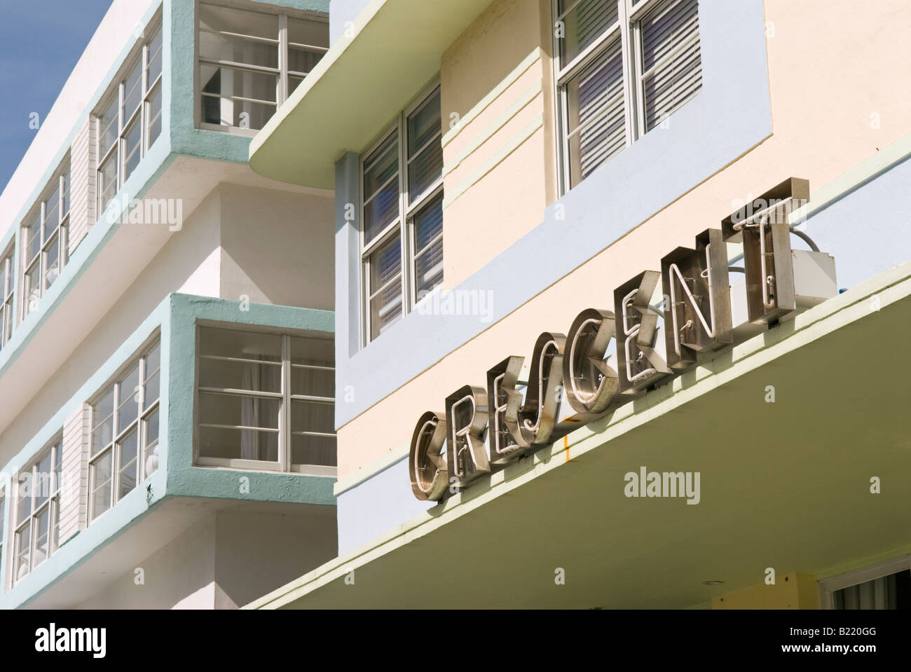 Le Crescent Hotel sur Ocean Drive à South Beach Miami Cet hôtel de style art déco a été conçu par Henry Hohauser en 1938 Banque D'Images Le Crescent Hotel sur Ocean Drive à South Beach Miami Cet hôtel de style art déco a été conçu par Henry Hohauser en 1938 Banque D'Images