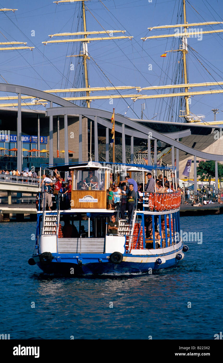 Voyage avec Golondrinas au Vieux Port Barcelone Catalogne Espagne Banque D'Images