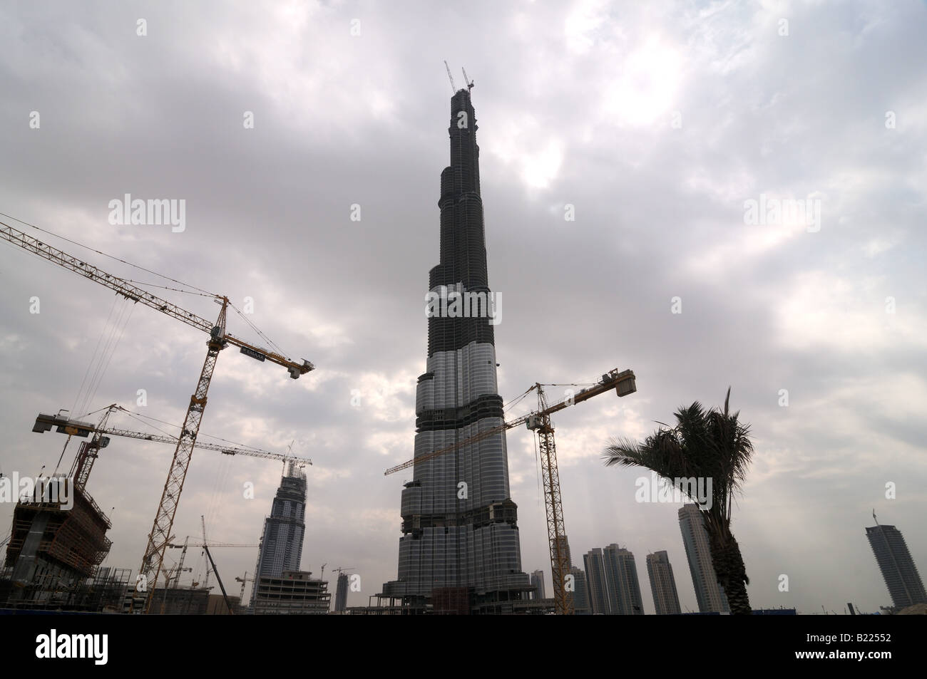Vue de la construction du plus grand gratte-ciel dans le monde Dubaï