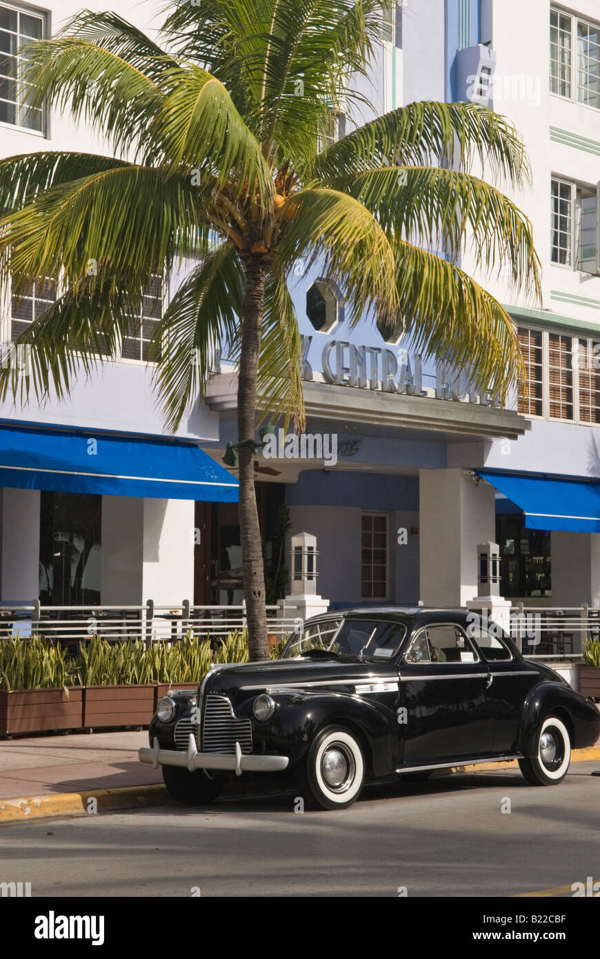 L'hôtel Park Central sur Ocean Drive à South Beach Miami Cet hôtel de style art déco a été conçu par Henry Hohauser en 1937 Banque D'Images L'hôtel Park Central sur Ocean Drive à South Beach Miami Cet hôtel de style art déco a été conçu par Henry Hohauser en 1937 Banque D'Images