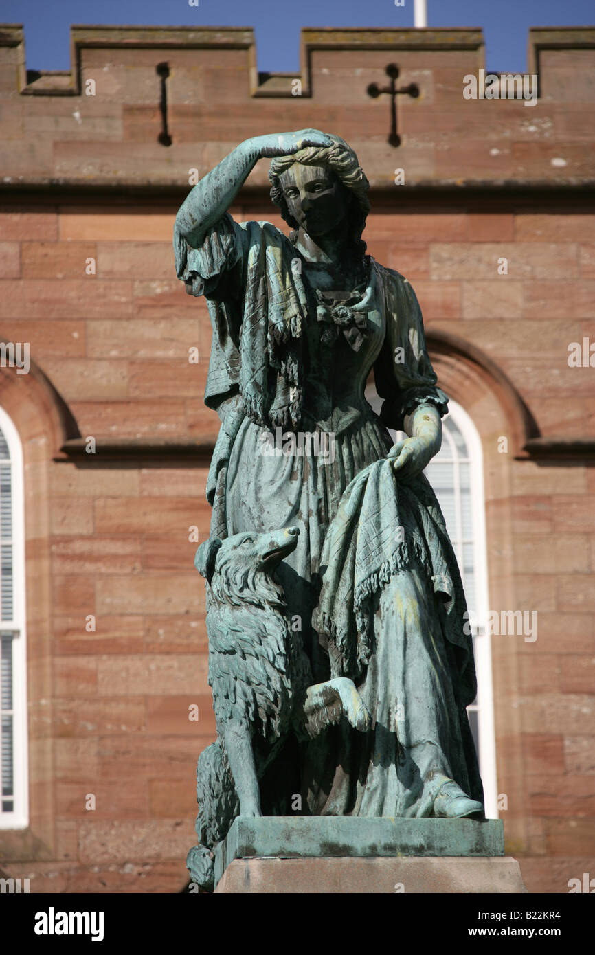 Ville d'Inverness, en Écosse. Vue rapprochée de la Flora MacDonald statue devant le Château d'Inverness. Banque D'Images