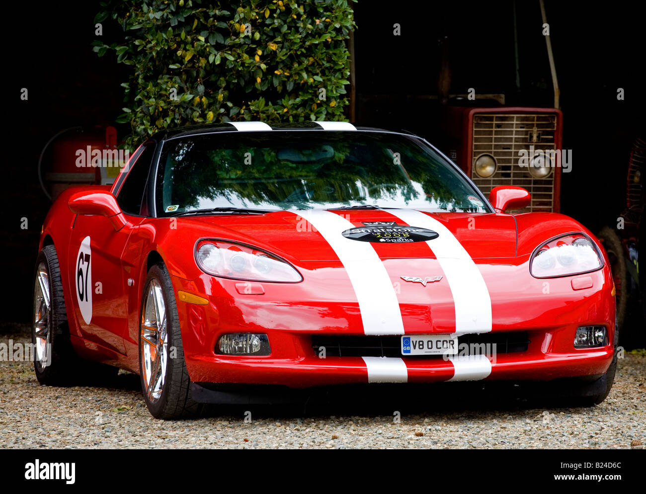 Chevrolet Corvette dans une livrée rouge et blanche. Banque D'Images