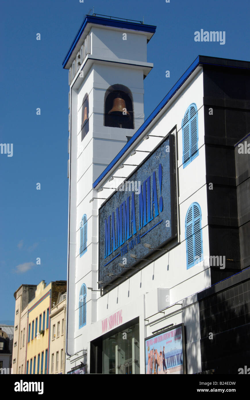 Voir d'Odeon Leicester Square la publicité au cinéma le film Mamma Mia le film London England Banque D'Images