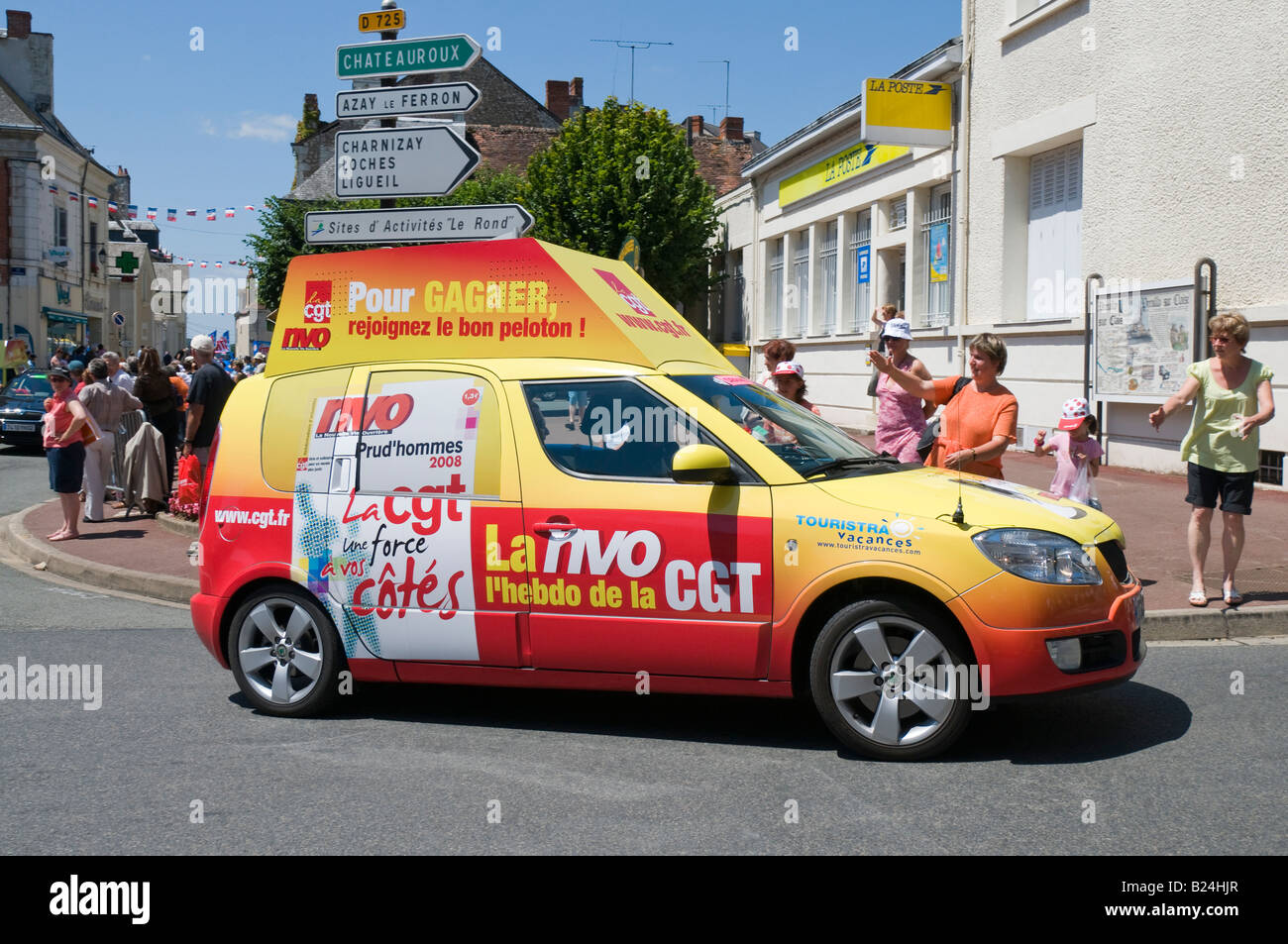 Tour de France 2008 caravane - Skoda van parrainé par le 'CGT' assurance, France. Banque D'Images