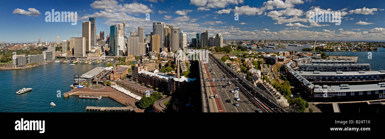 Vue panoramique de la CBD de Sydney à partir du haut de l'Asie du pylône du pont du port de Sydney Banque D'Images