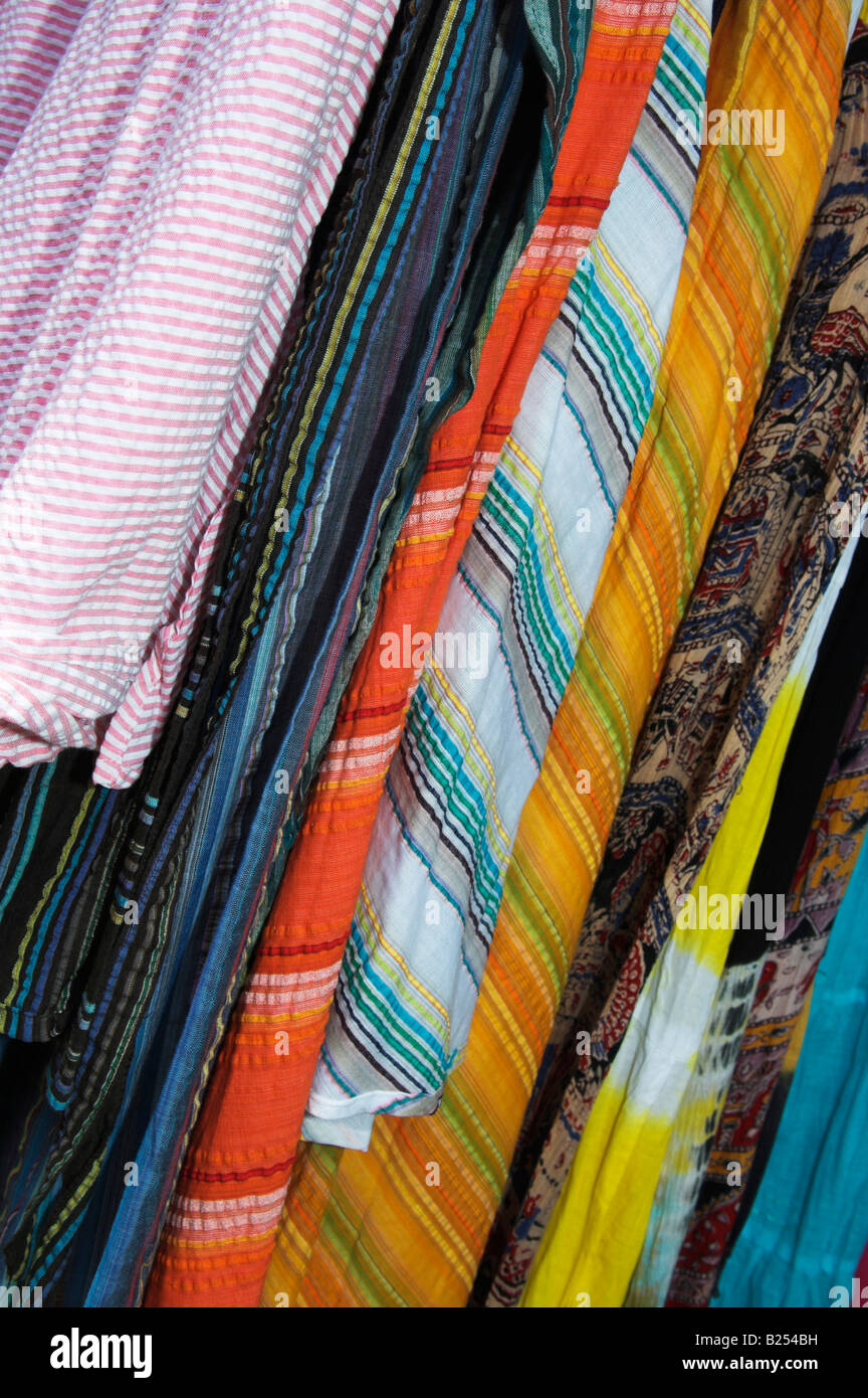 Tissus Indiens tissés colorés Banque D'Images