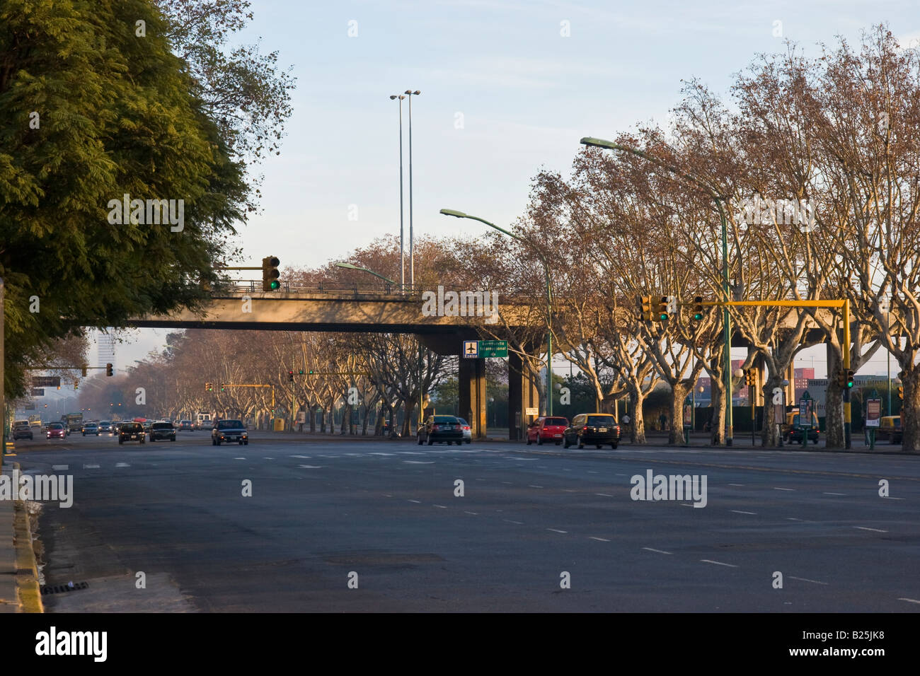 Avenida Libertador, Buenos Aires, Argentine, Amérique du Sud Banque D'Images