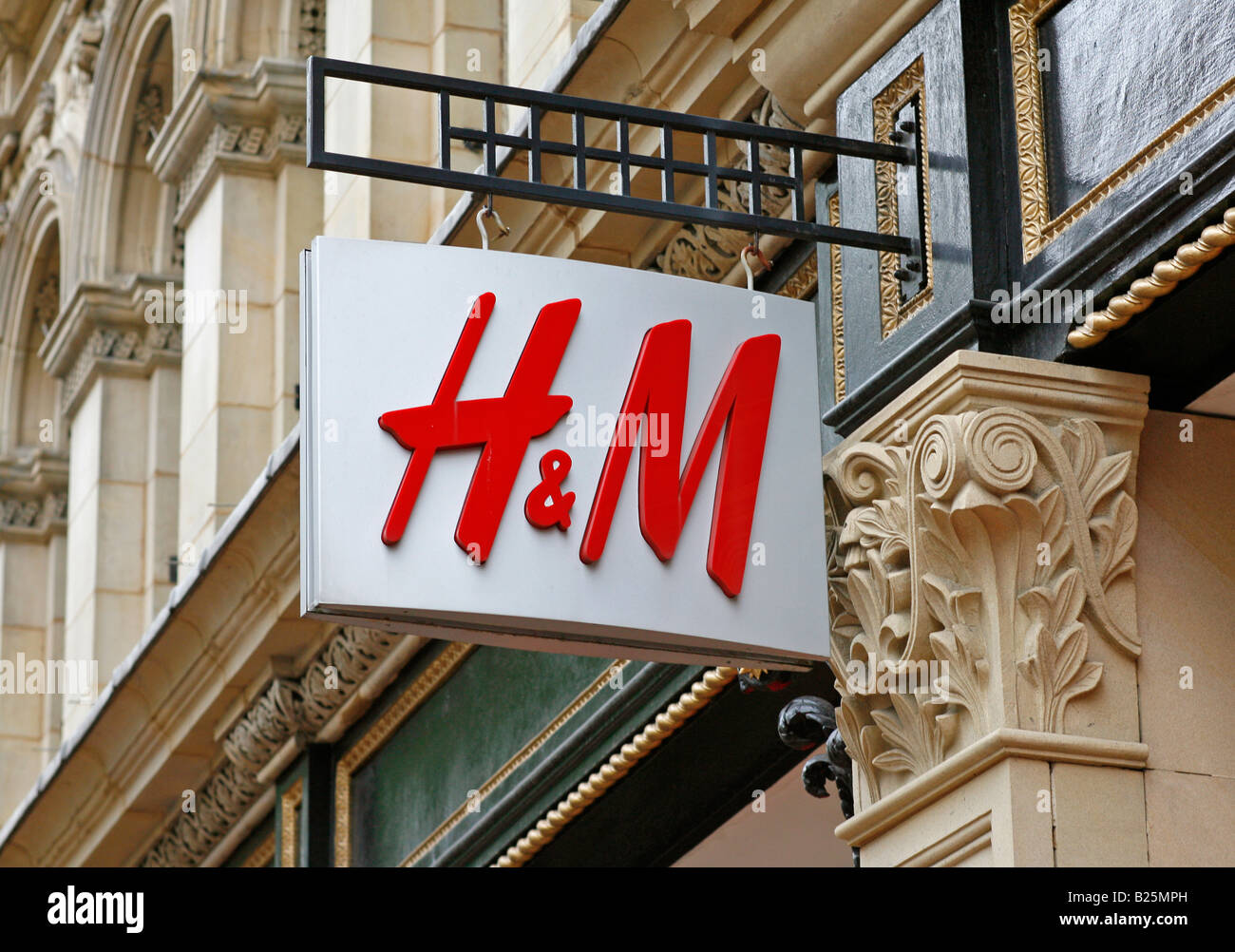 H M La boutique sign Angleterre Royaume-Uni Banque D'Images