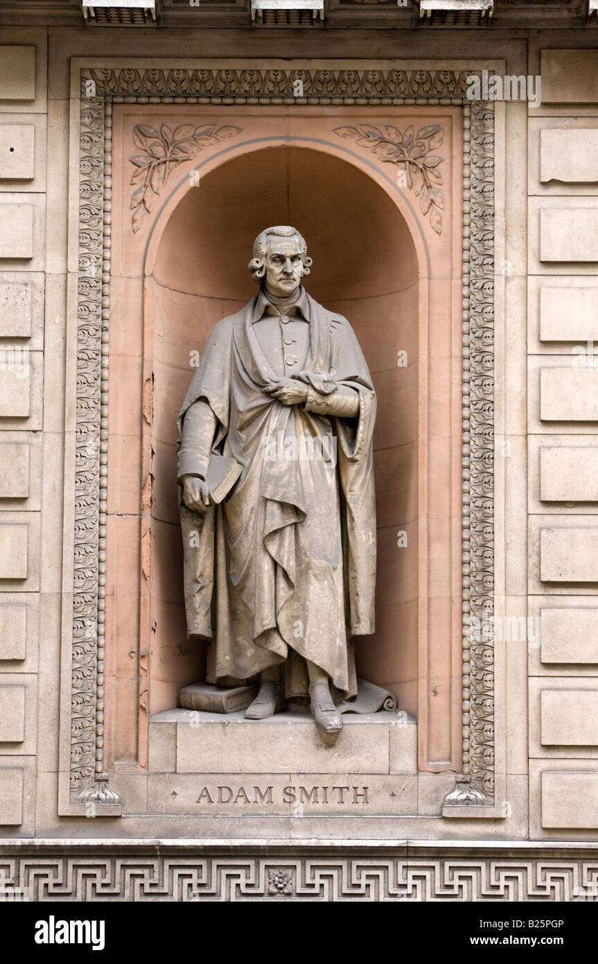 Statue d'Adam Smith à l'extérieur Royal Academy of Arts, Londres, UK Banque D'Images