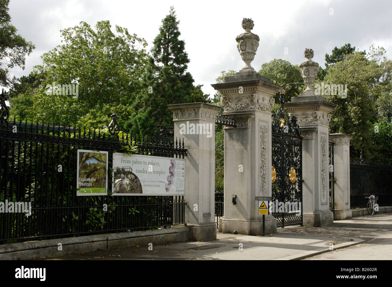 L'entrée avant de Kew Gardens, Londres. Banque D'Images