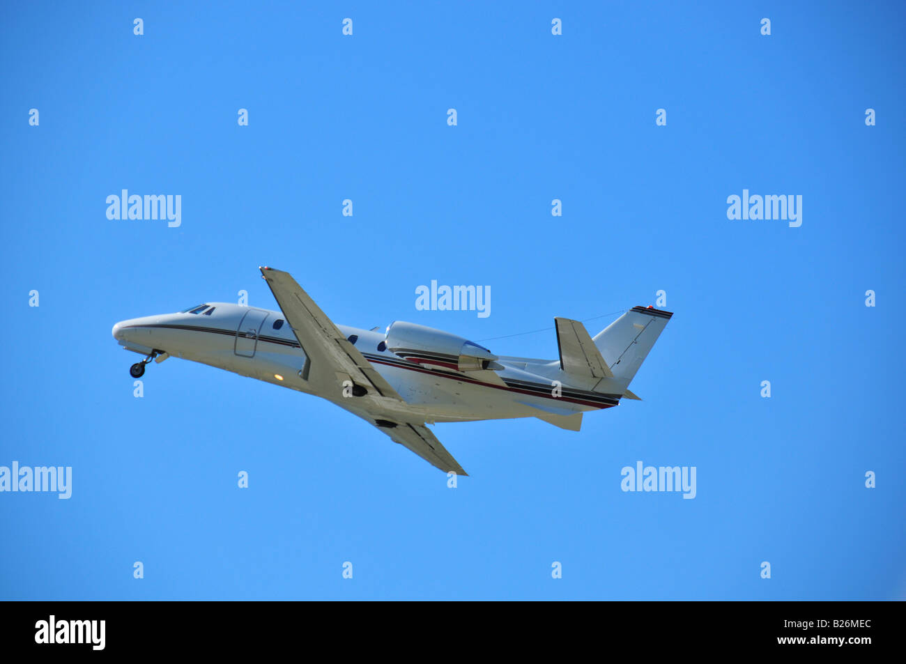 Une Des Chambres Lits Jumeaux Lumiere Multimoteur Avion Decollant Ce Modele Est Le Cessna Citation Photo Stock Alamy