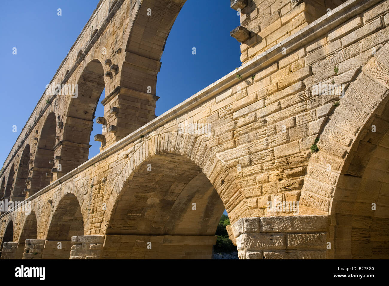 Pont du Gard pont enjambant la rivière Gardon, Provence, France. Banque D'Images