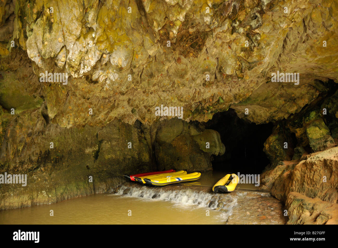 Grotte dans les jardins de l'éléphant (poongchang wat temple de l'estomac), la province de Phang Nga , Thaïlande Banque D'Images