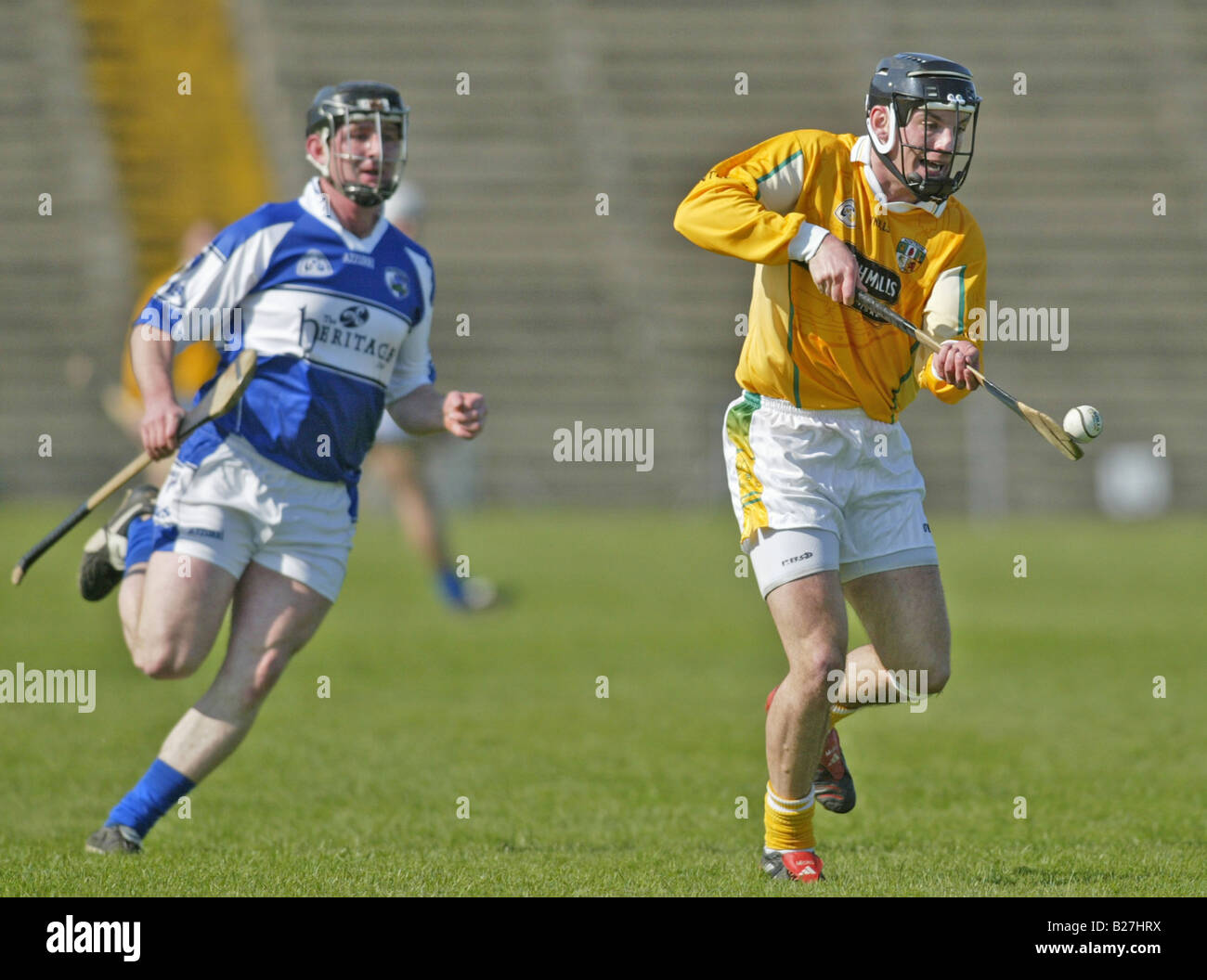 SPORT HURLING IRLANDAIS, ANTRIM GAA, - PARC À BATTANTS, ANDERSONSTOWN,  l'OUEST DE BELFAST, IRLANDE DU NORD, AU NORD DE L'IRLANDE Photo Stock -  Alamy