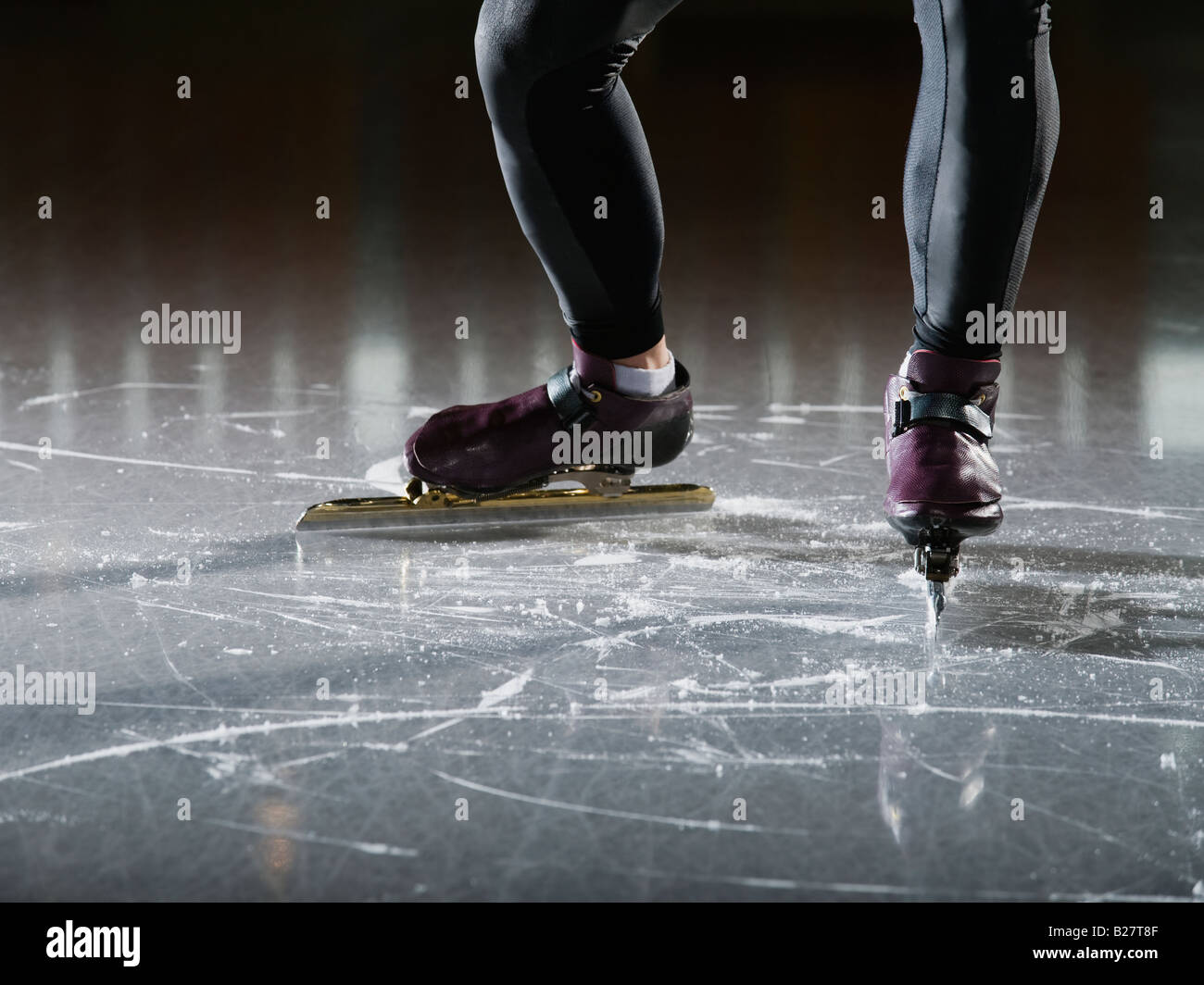 La patineuse de vitesse sur glace masculin Banque D'Images