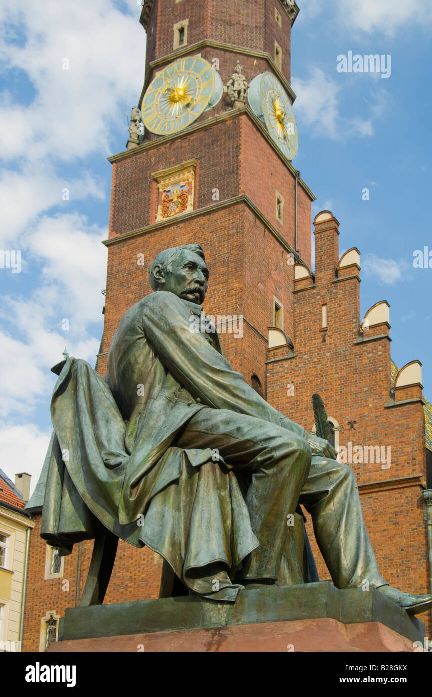 Wroclaw, Silésie, Pologne. Statue de Alexandra Fredro (comédie, dramaturge polonais 1793-1876) dans le Rynek Banque D'Images