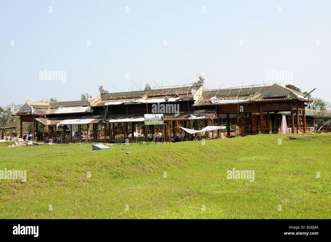 Les travaux de restauration en cours à l'ancienne citadelle endommagée par la guerre au Vietnam Hue Hue site UNESCO UNESCO Vietnam Banque D'Images