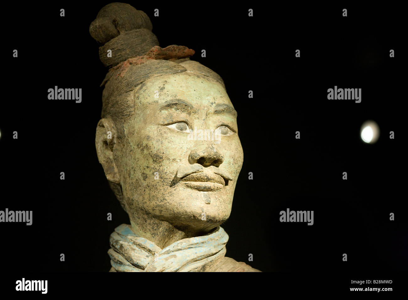 Trois soldats de terre cuite de couleur sur l'affichage dans le musée d'histoire de Shaanxi Xian Chine Banque D'Images